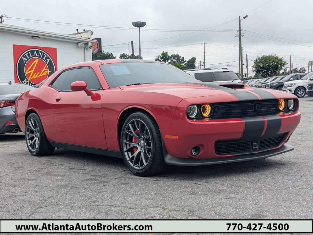 Used 2016 Dodge Challenger SRT w/ Technology Group RWD image 1