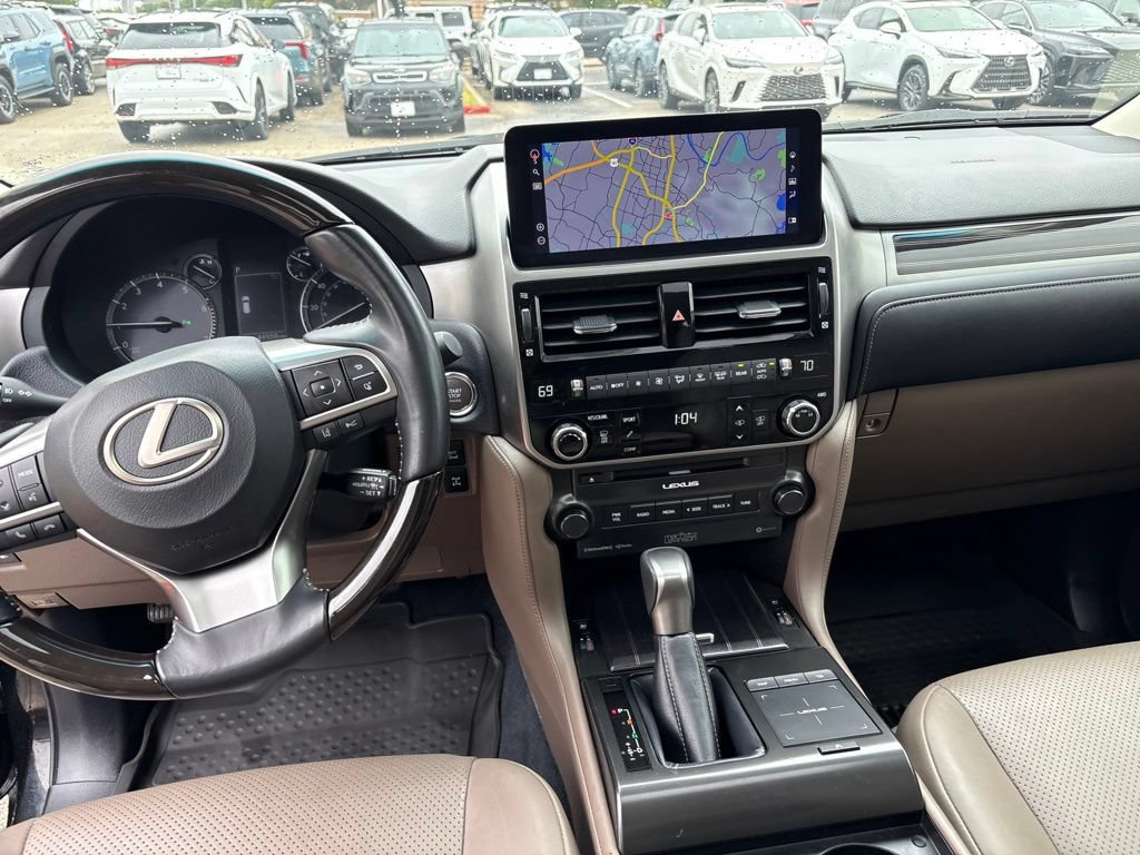 Certified 2022 Lexus GX 460 Luxury w/ Off Road Package AWD/4WD image 18