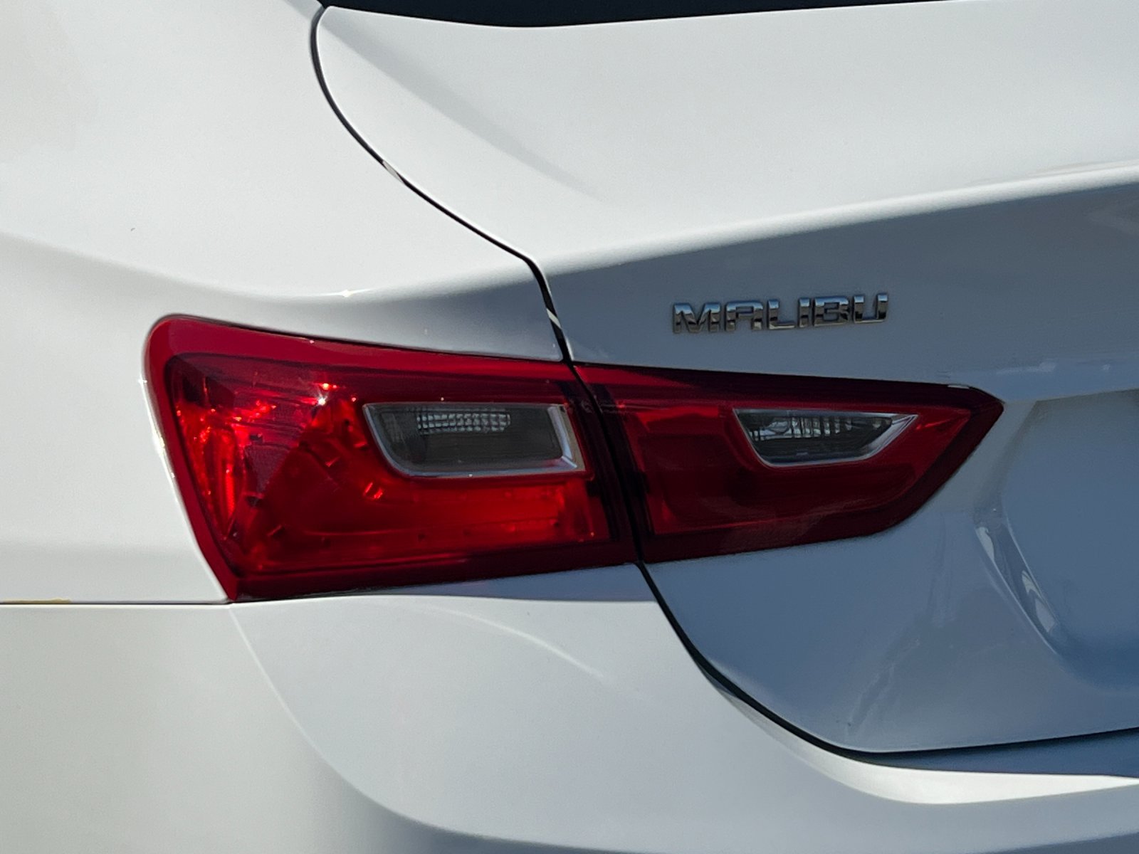 Used 2018 Chevrolet Malibu LS FWD image 25