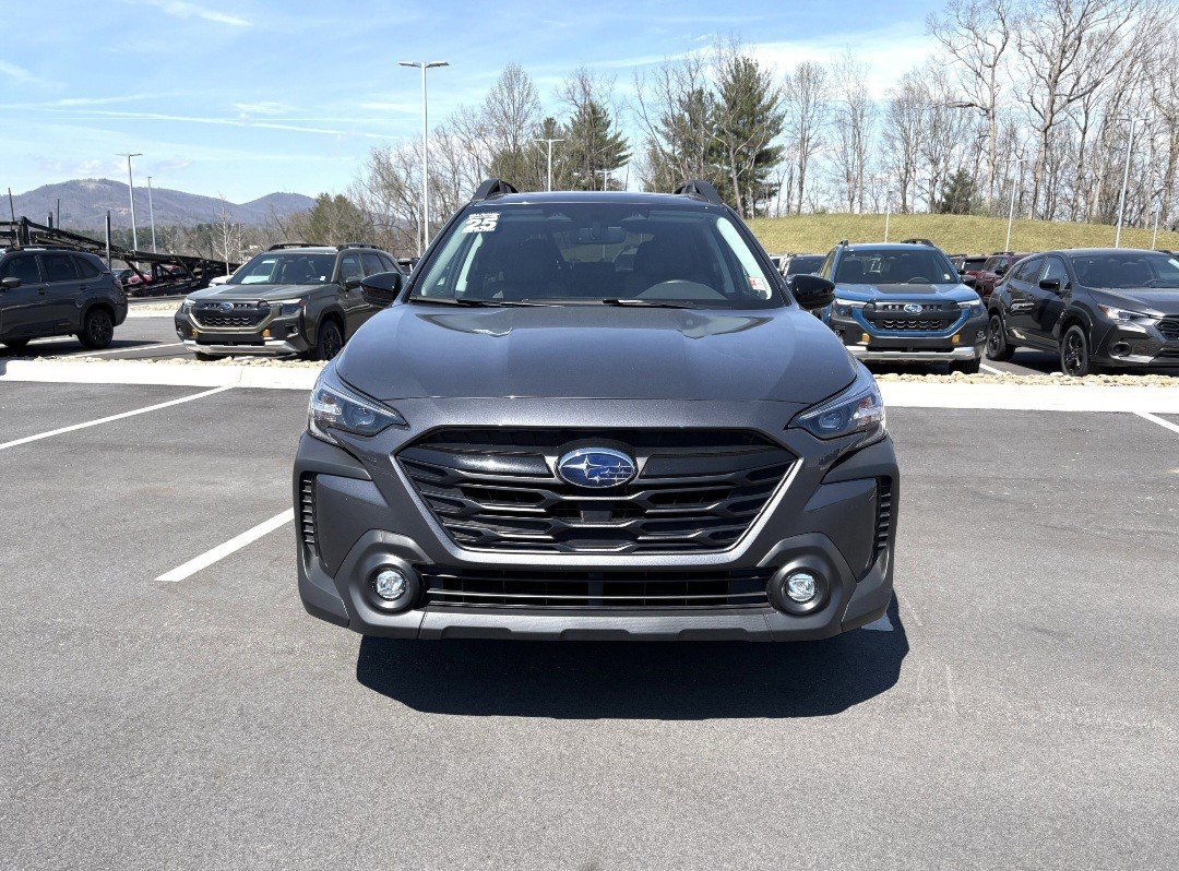 Certified 2025 Subaru Outback Onyx Edition AWD/4WD image 2
