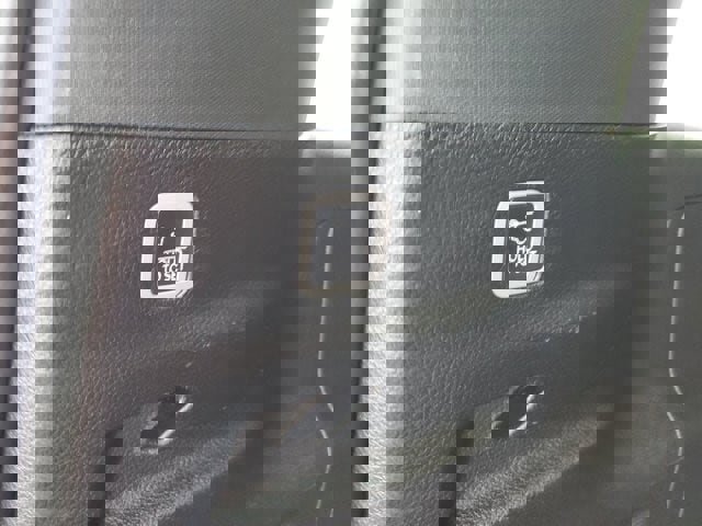 Used 2024 Jeep Wagoneer L Series II w/ Flexible Seating Group image 13