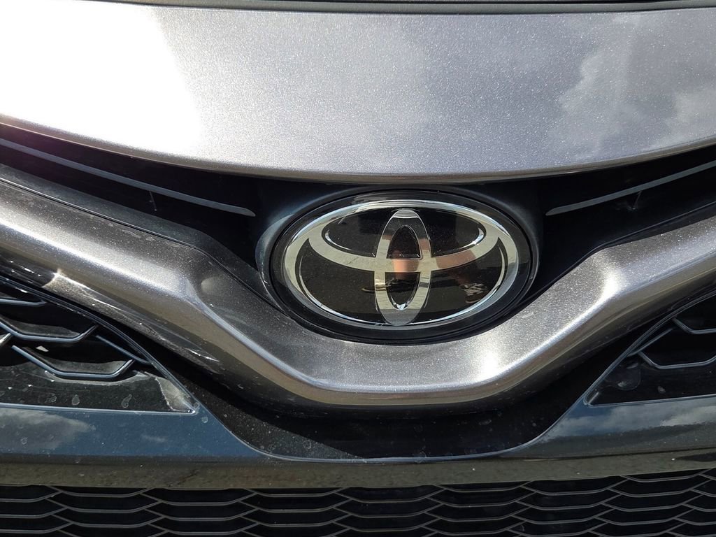 Used 2024 Toyota Camry SE w/ Convenience Package FWD image 4
