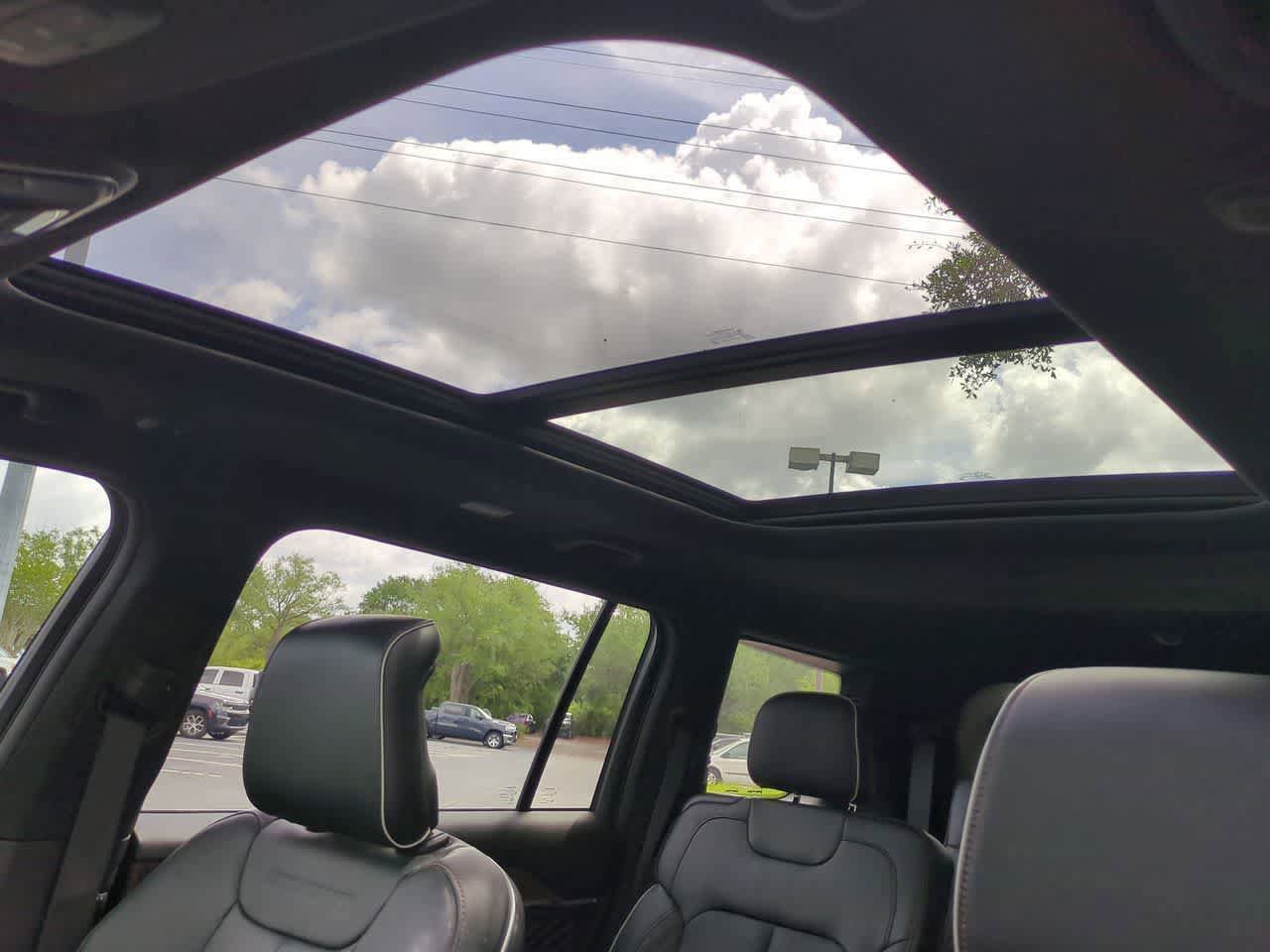 Used 2025 Jeep Grand Cherokee L Summit w/ Obsidian Package AWD/4WD image 19