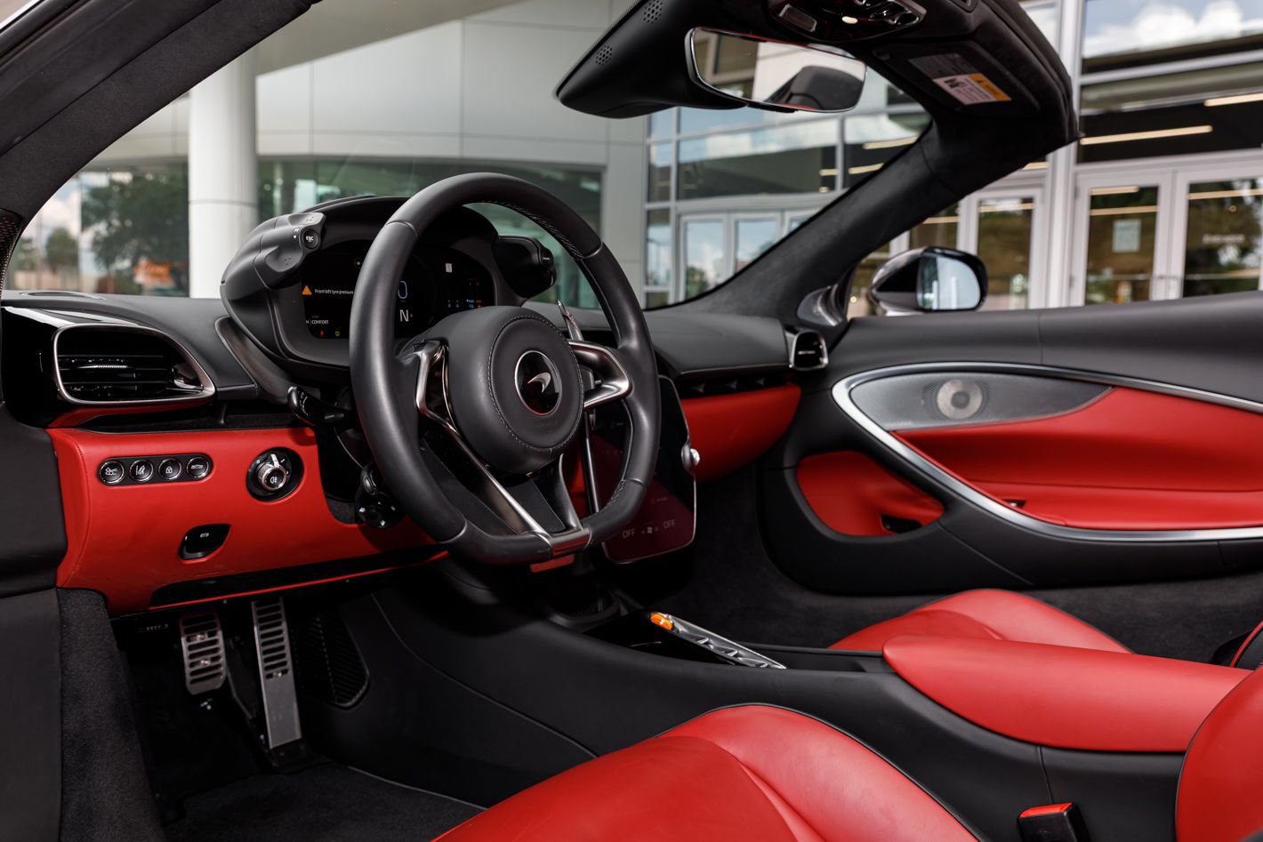 Used 2025 McLaren Artura Spider RWD image 49
