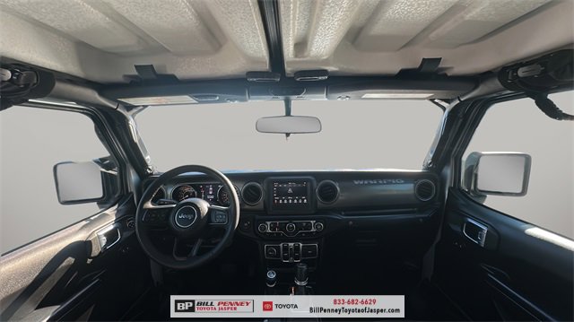 Used 2023 Jeep Gladiator Willys image 10
