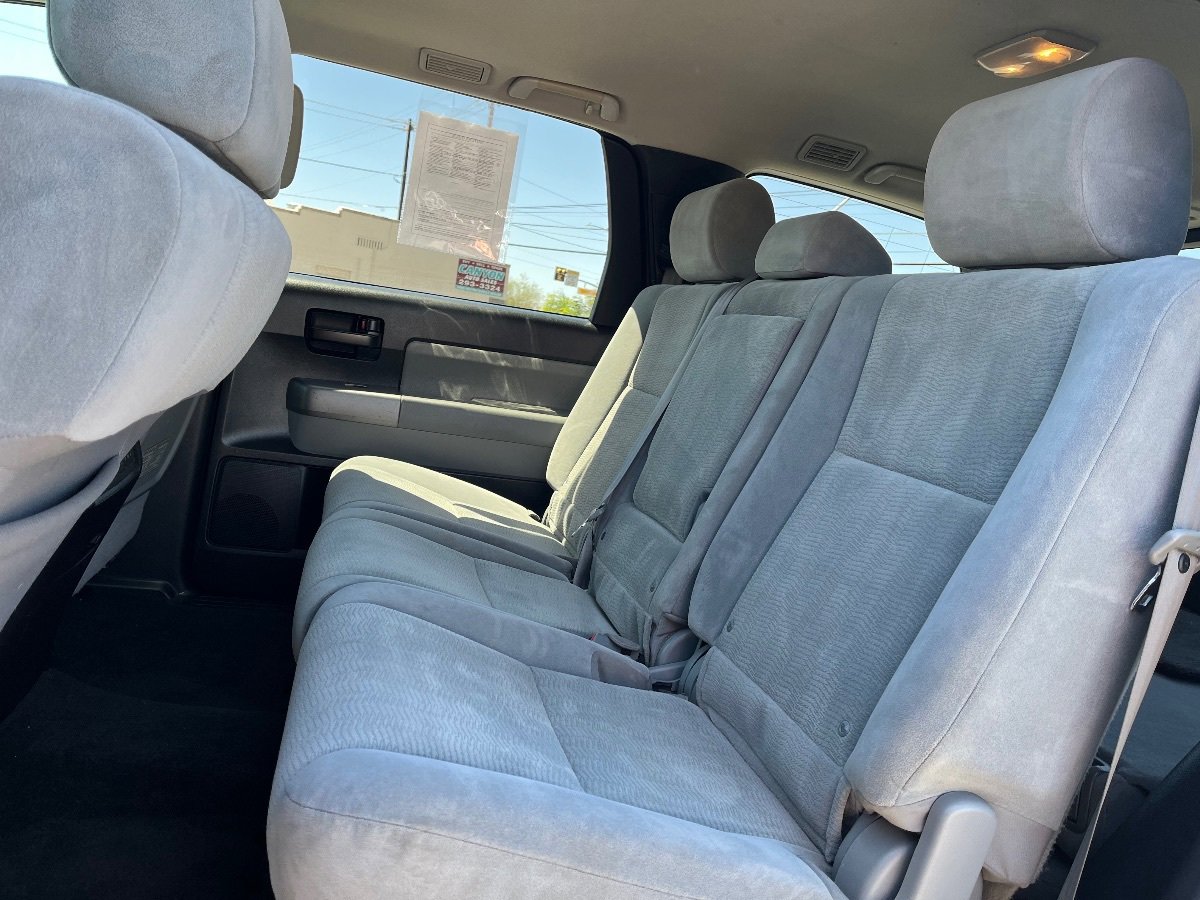 Used 2014 Toyota Sequoia SR5 AWD/4WD image 32