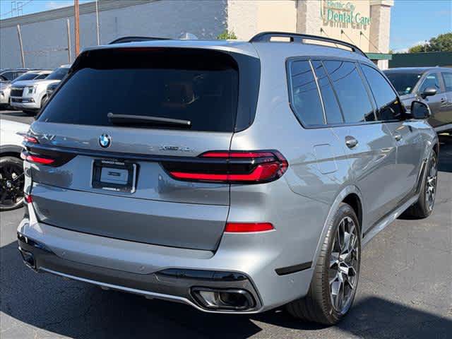 Used 2025 BMW X7 xDrive40i w/ M Sport Package AWD/4WD image 3