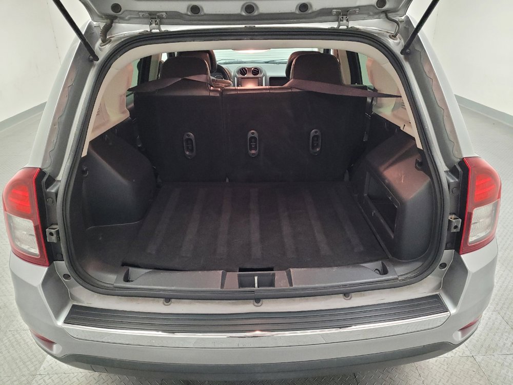 Used 2016 Jeep Compass High Altitude FWD image 29