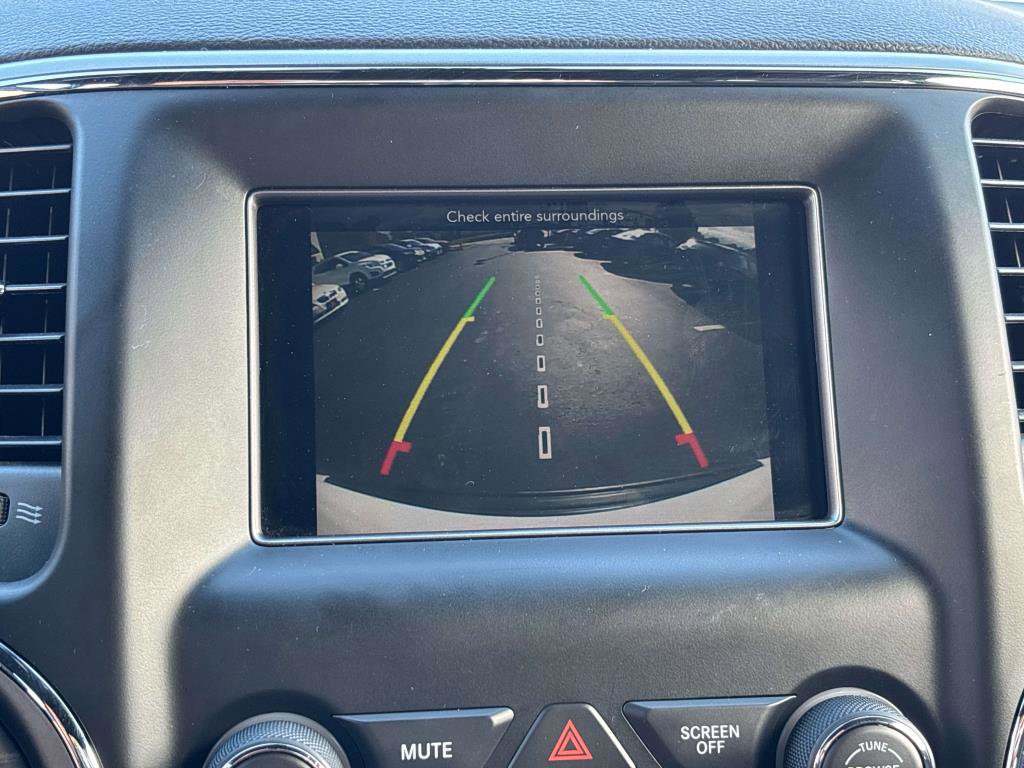 Used 2019 Jeep Grand Cherokee Laredo image 21