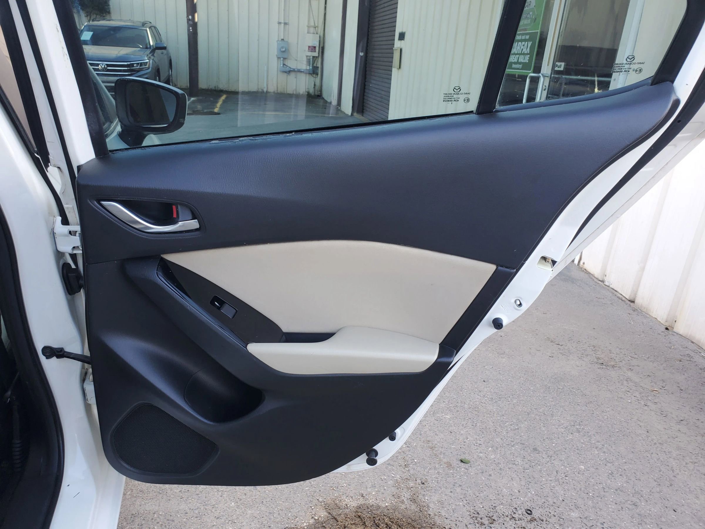 Used 2017 MAZDA MAZDA3 Sport w/ Preferred Equipment Package image 16