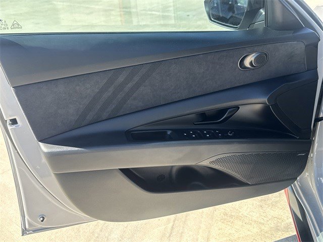 Used 2025 Hyundai Elantra N DCT image 3