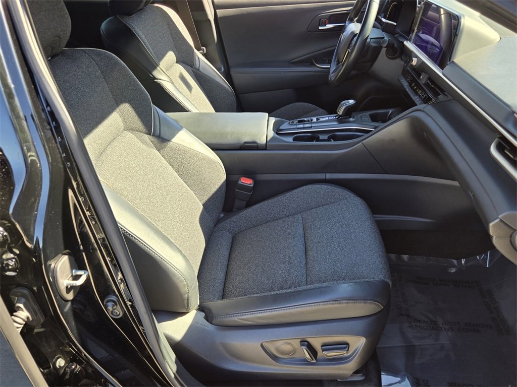 Used 2023 Toyota Crown XLE image 17