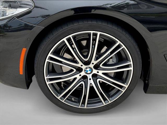 Used 2018 BMW 540i w/ M Sport Package RWD image 8