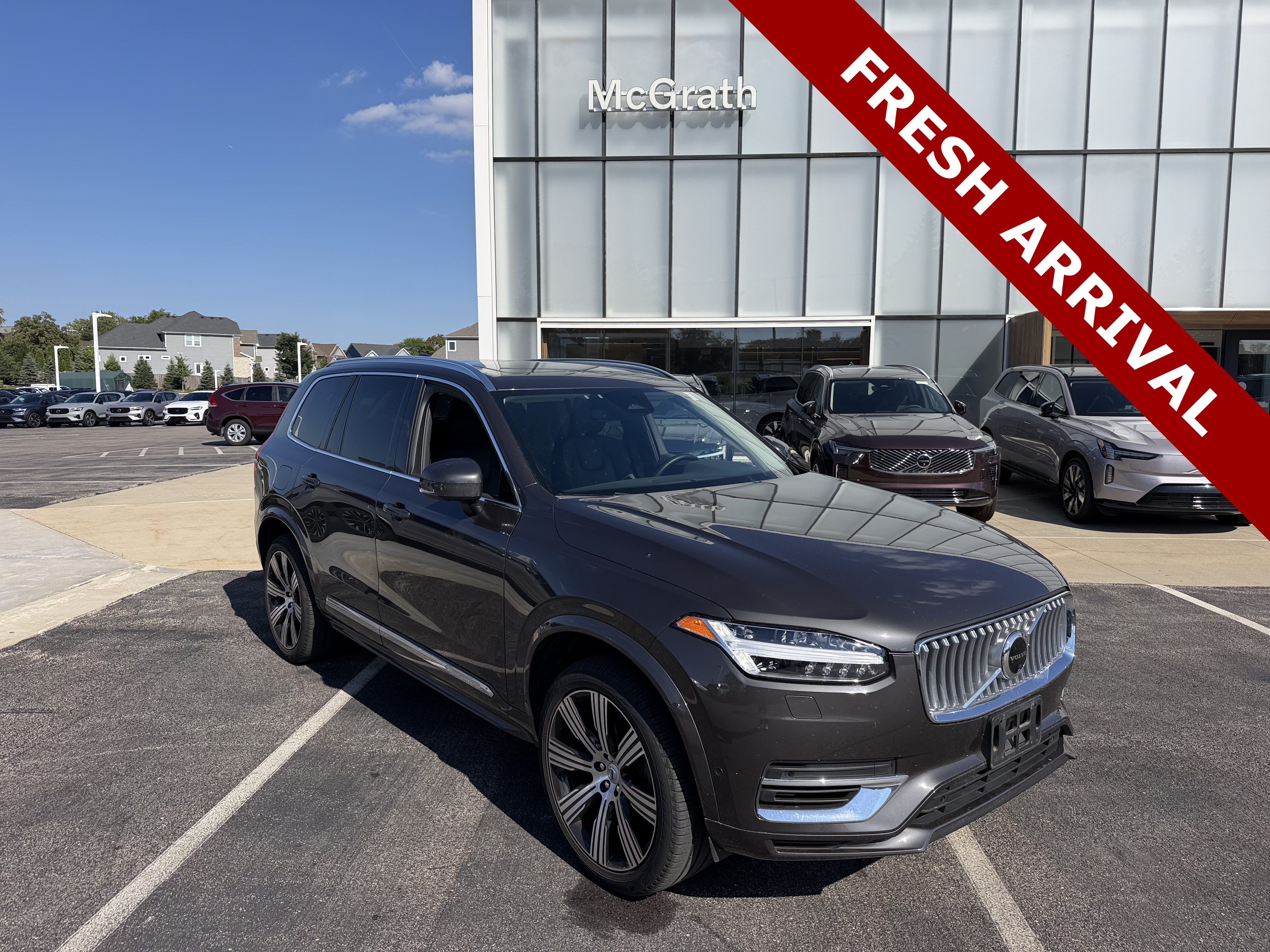 Used 2024 Volvo XC90 T8 Plus w/ Protection Package Premier AWD/4WD image 1