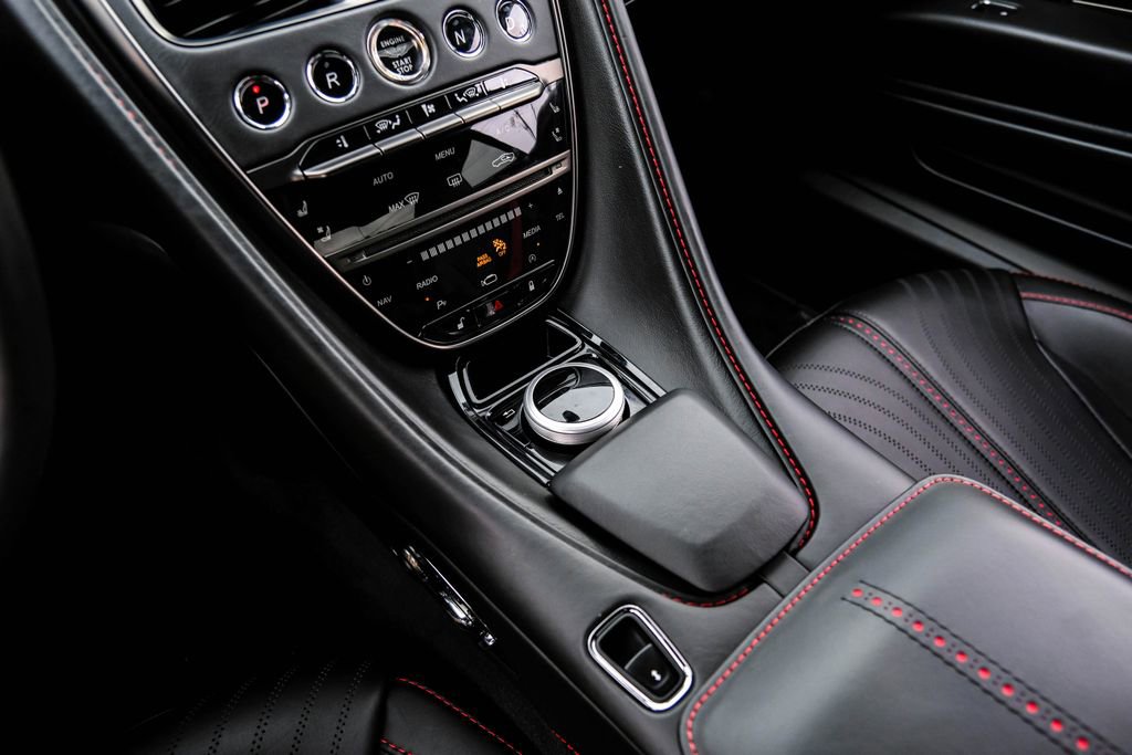 Used 2020 Aston Martin DB11 Coupe RWD image 24