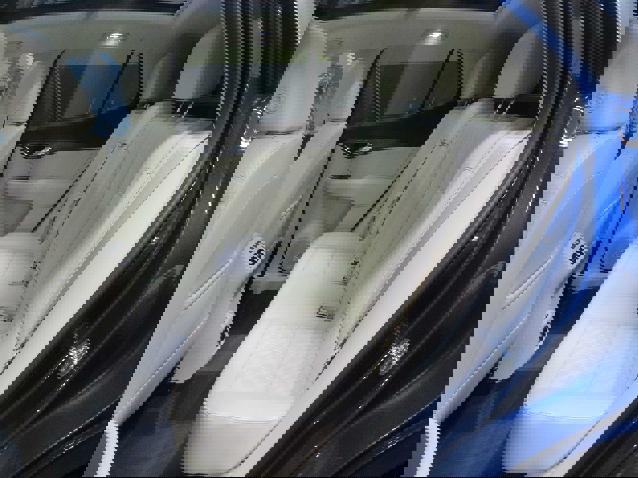 Used 2023 Buick Envision Avenir image 8