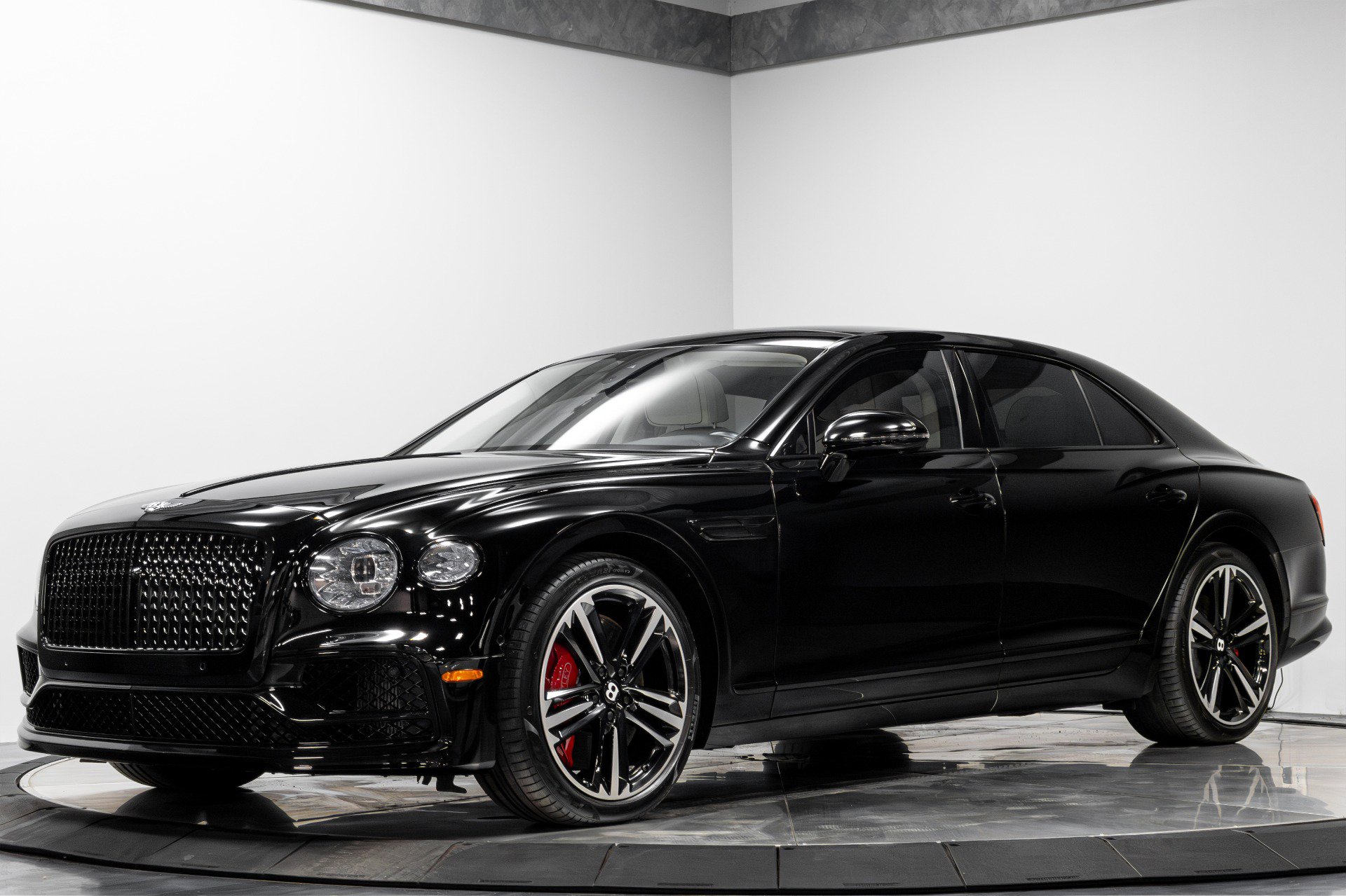 Used 2021 Bentley Flying Spur W12 image 2