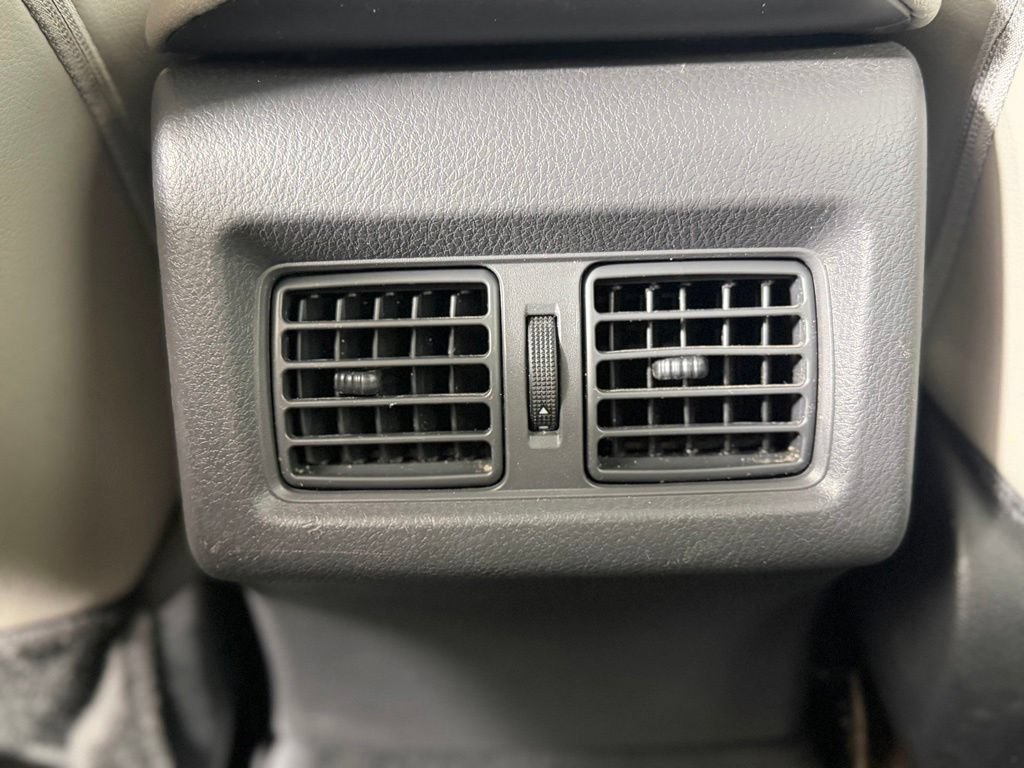 Used 2022 Toyota Camry XLE FWD image 15