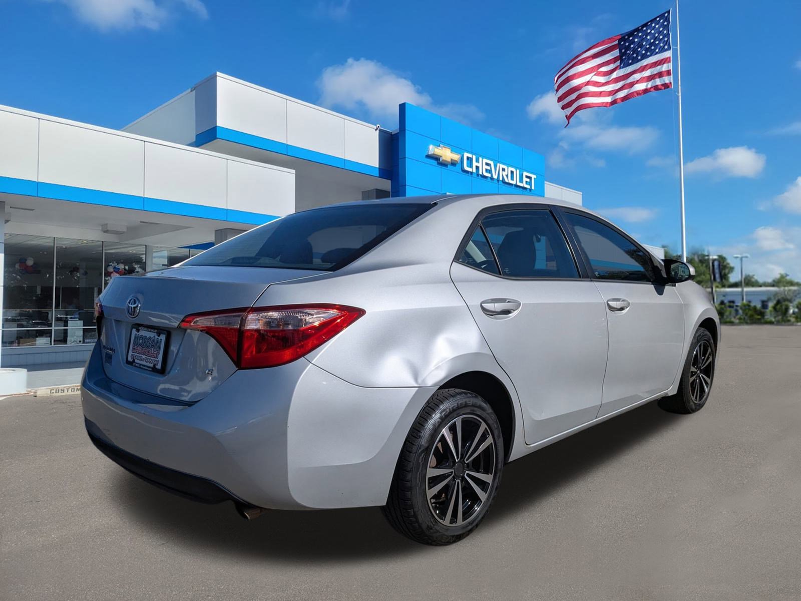 Used 2017 Toyota Corolla LE image 4