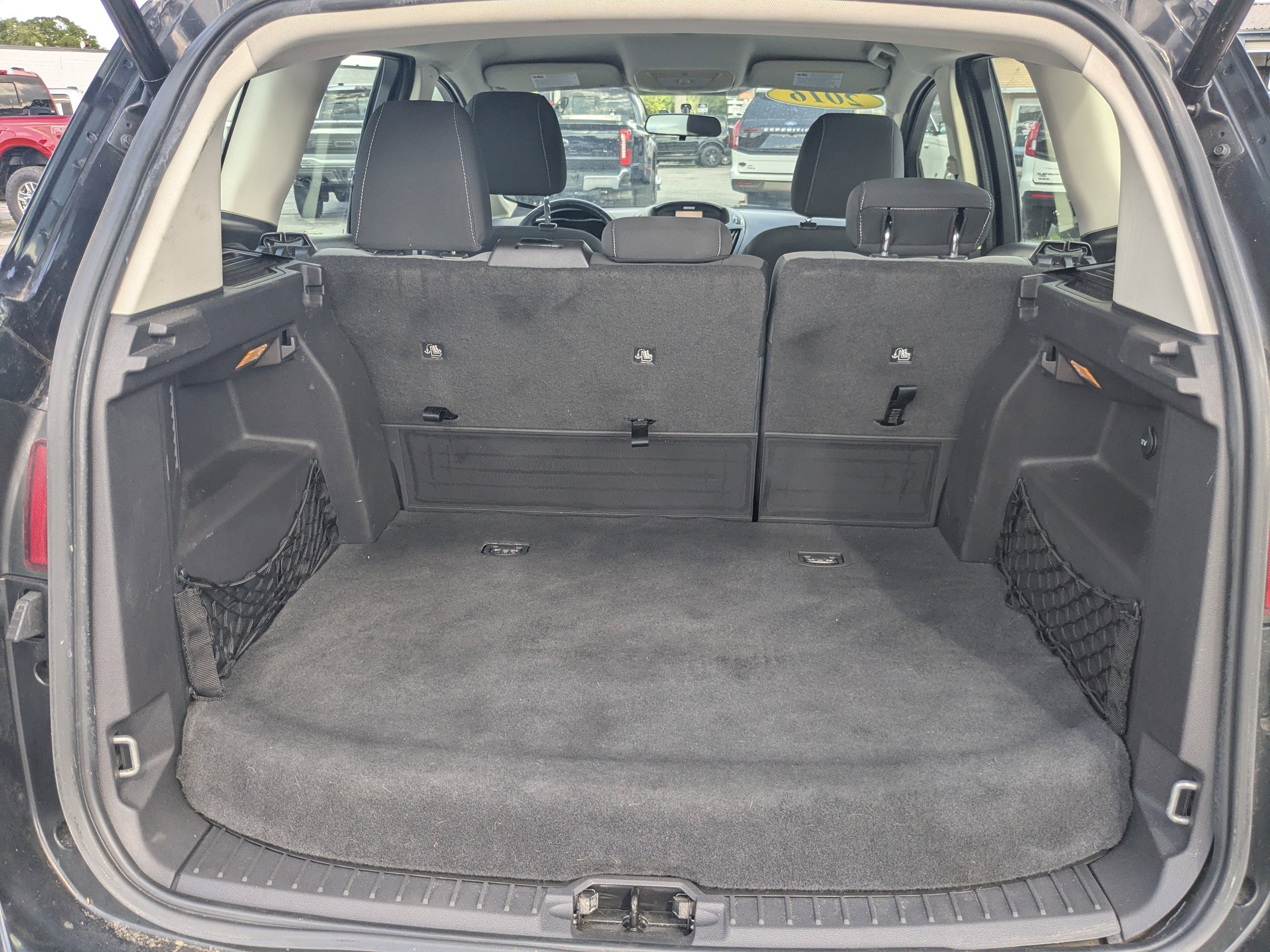 Used 2016 Ford C-MAX SE w/ Equipment Group 201A FWD image 12