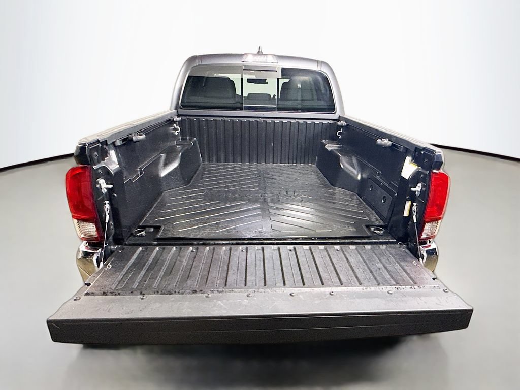 Certified 2023 Toyota Tacoma SR5 AWD/4WD image 22