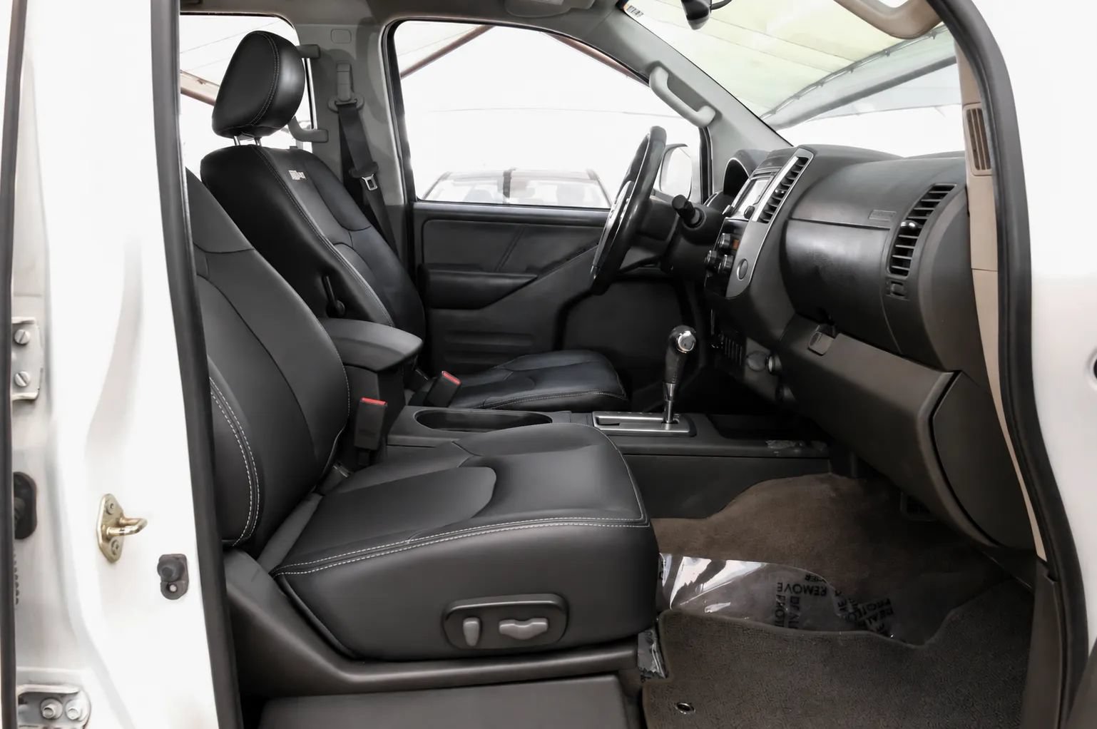 Used 2016 Nissan Frontier PRO-4X w/ Pro-4x Luxury Package AWD/4WD image 38