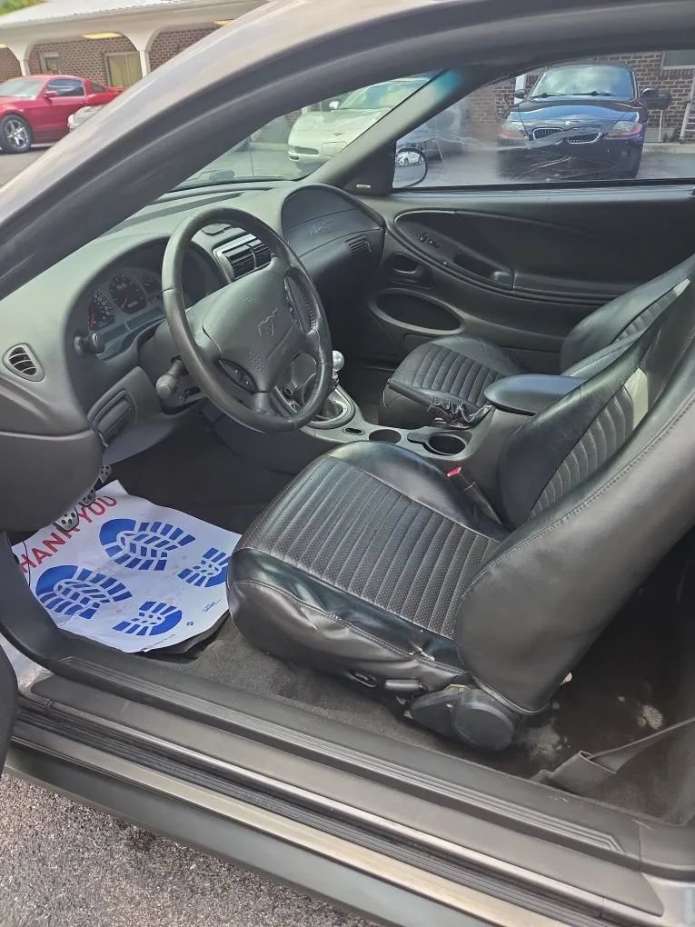 Used 2004 Ford Mustang Mach 1 RWD image 8