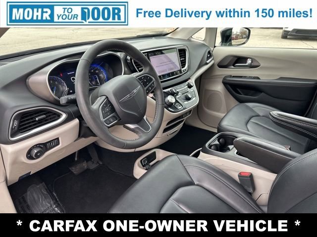 Used 2024 Chrysler Pacifica Touring-L image 10
