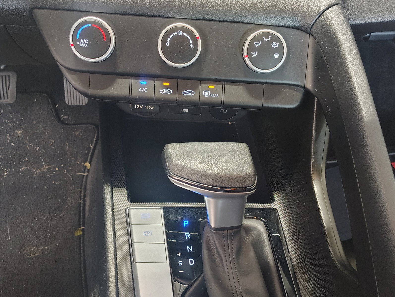 Certified 2025 Hyundai Elantra SE FWD image 15