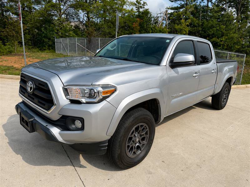 Used 2017 Toyota Tacoma SR5 w/ Tow Package AWD/4WD image 3