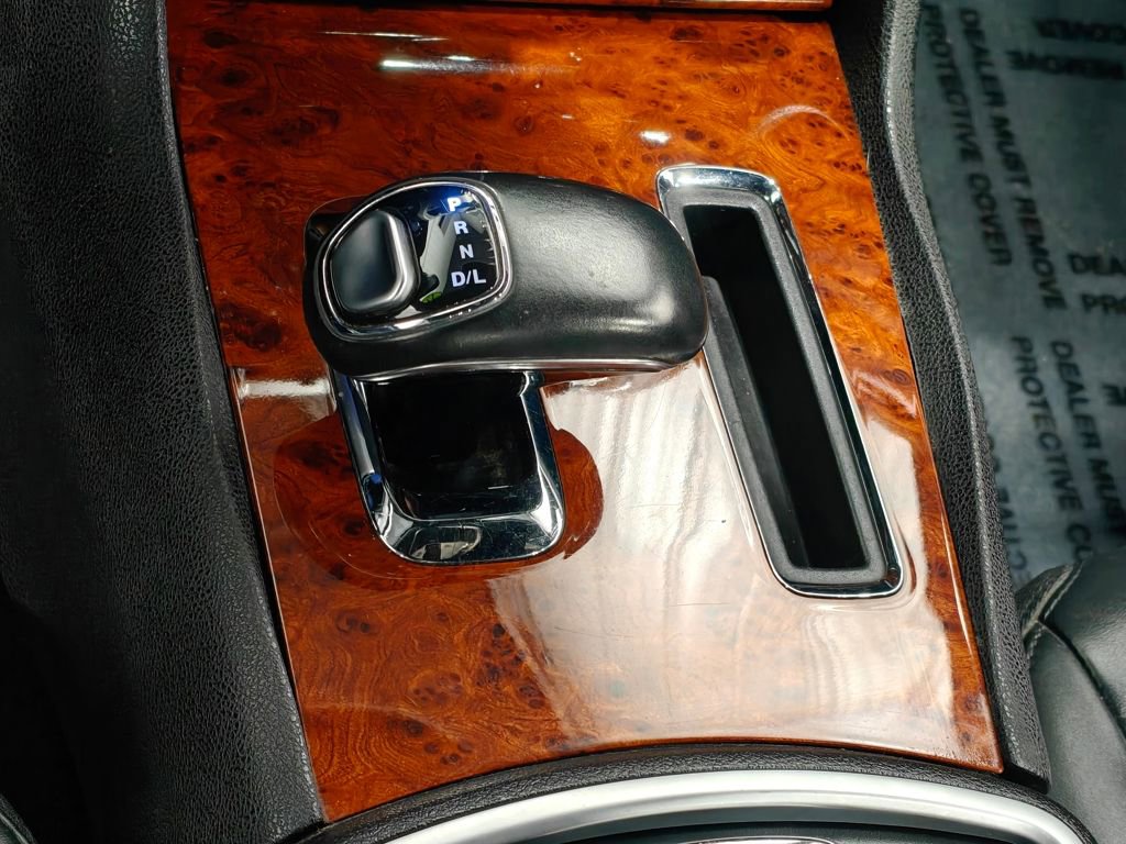 Used 2013 Chrysler 300 w/ Driver Convenience Group image 8
