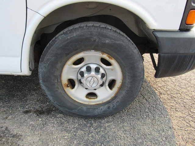 Used 2015 Chevrolet Express 2500 RWD image 9