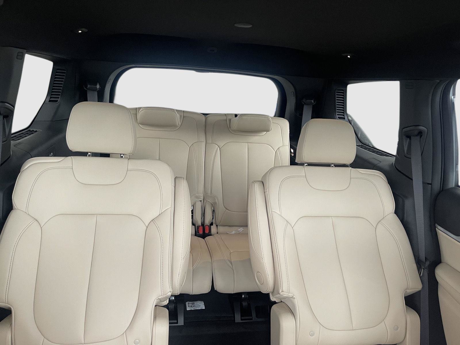 New 2025 Jeep Grand Cherokee L Limited AWD/4WD image 10