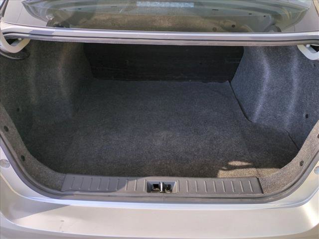 Used 2022 Nissan Versa S FWD image 6