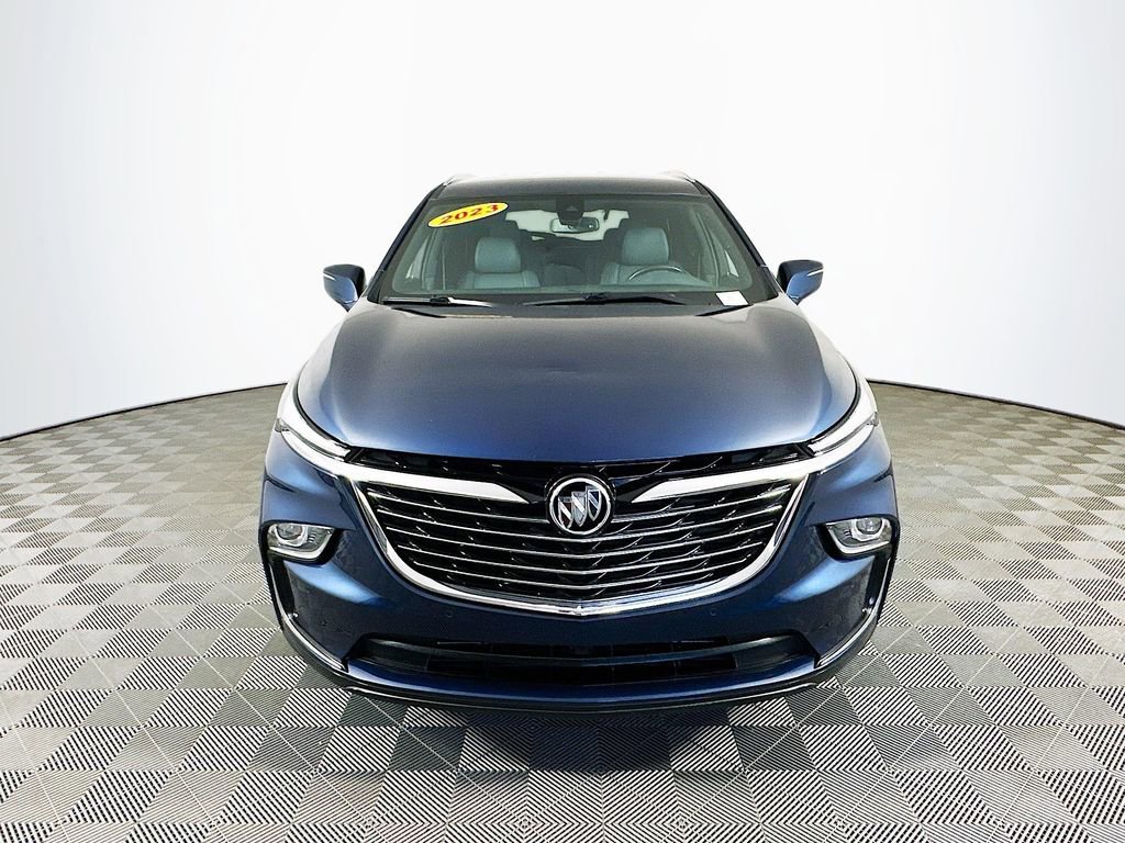 Used 2023 Buick Enclave Essence image 3