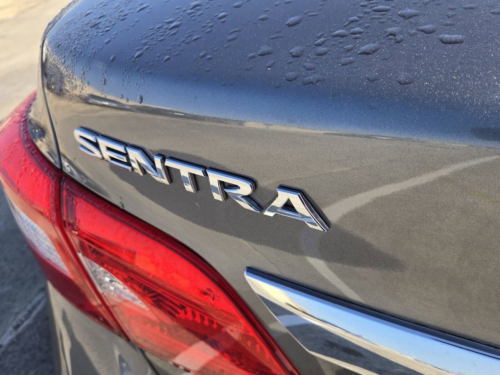 Used 2019 Nissan Sentra SV FWD image 11