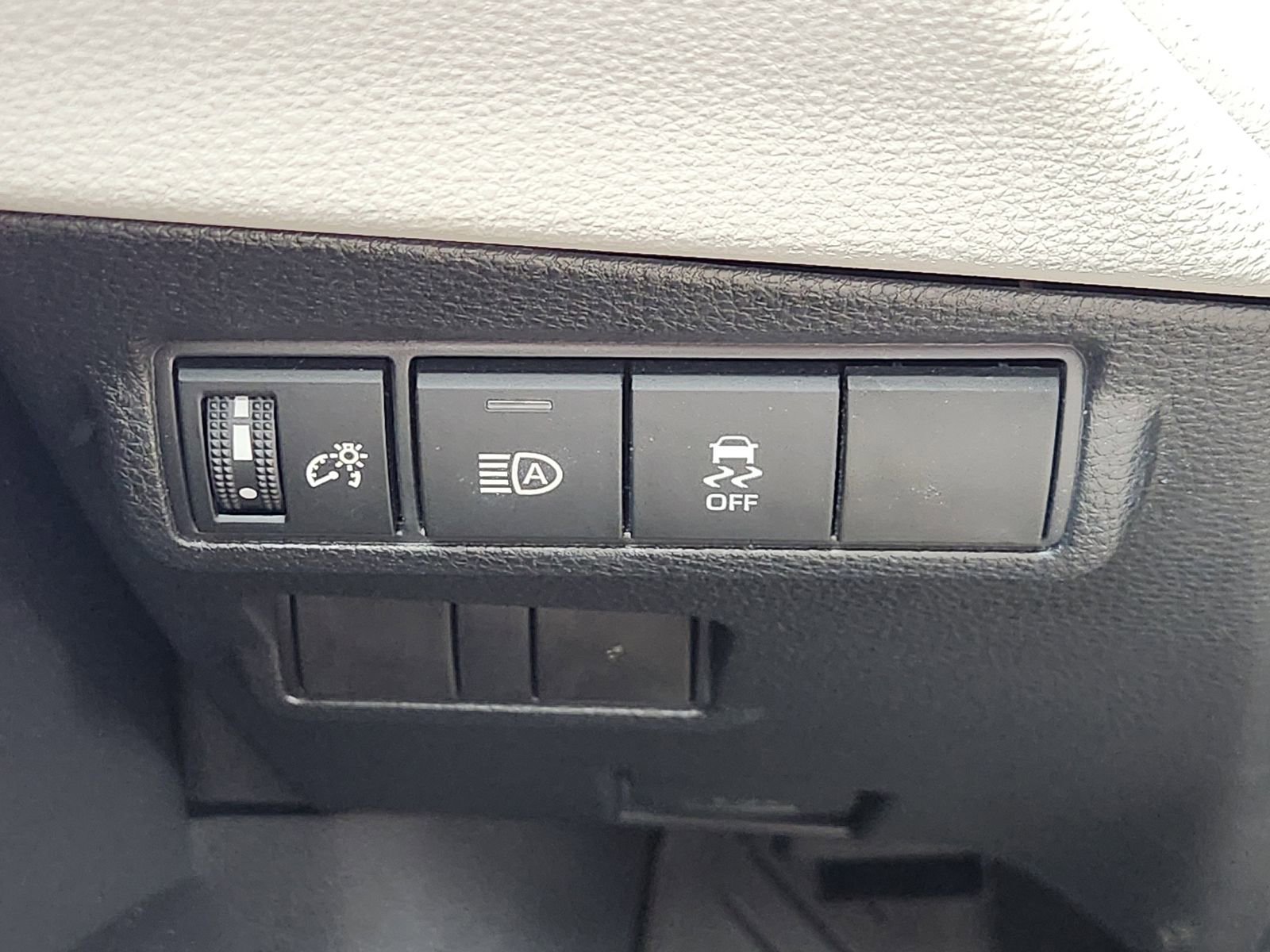 Used 2026 Toyota Corolla Cross LE w/ Moonroof Package FWD image 26