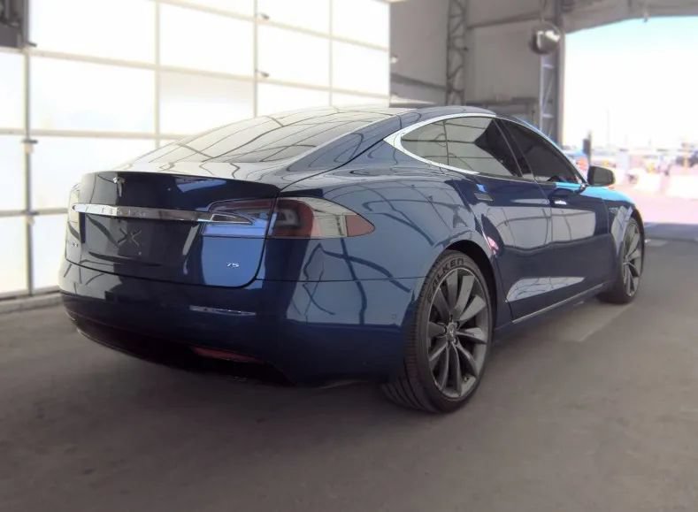 Used 2016 Tesla Model S 75 RWD image 2
