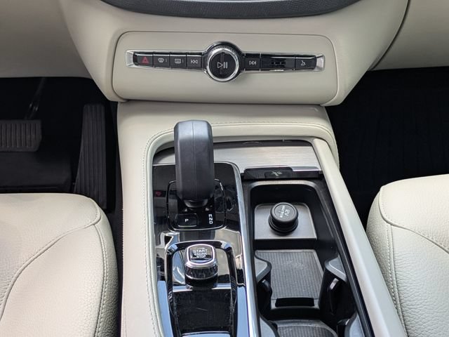 Certified 2024 Volvo XC90 B5 Core w/ Protection Package AWD/4WD image 25