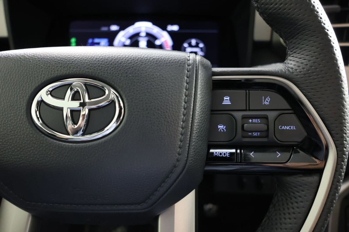 Used 2024 Toyota Tundra Limited w/ TRD Off-Road Package AWD/4WD image 30