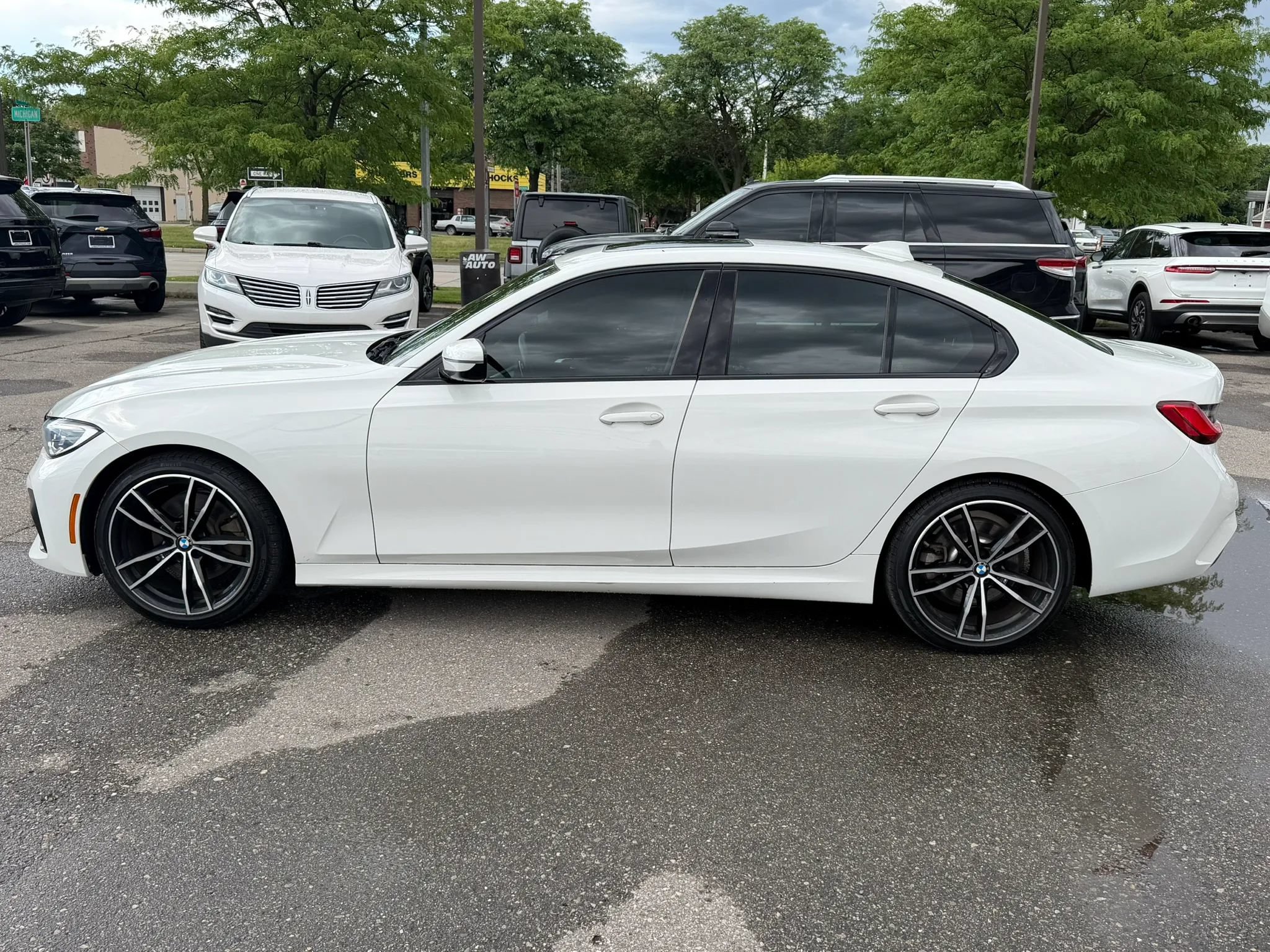 Used 2020 BMW 330i xDrive Sedan w/ M Sport Package AWD/4WD image 2