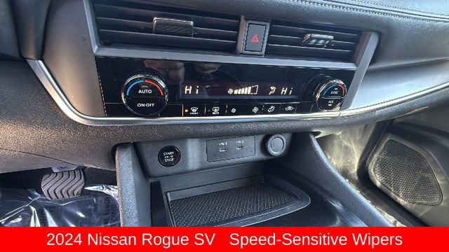 Used 2024 Nissan Rogue SV AWD/4WD image 14
