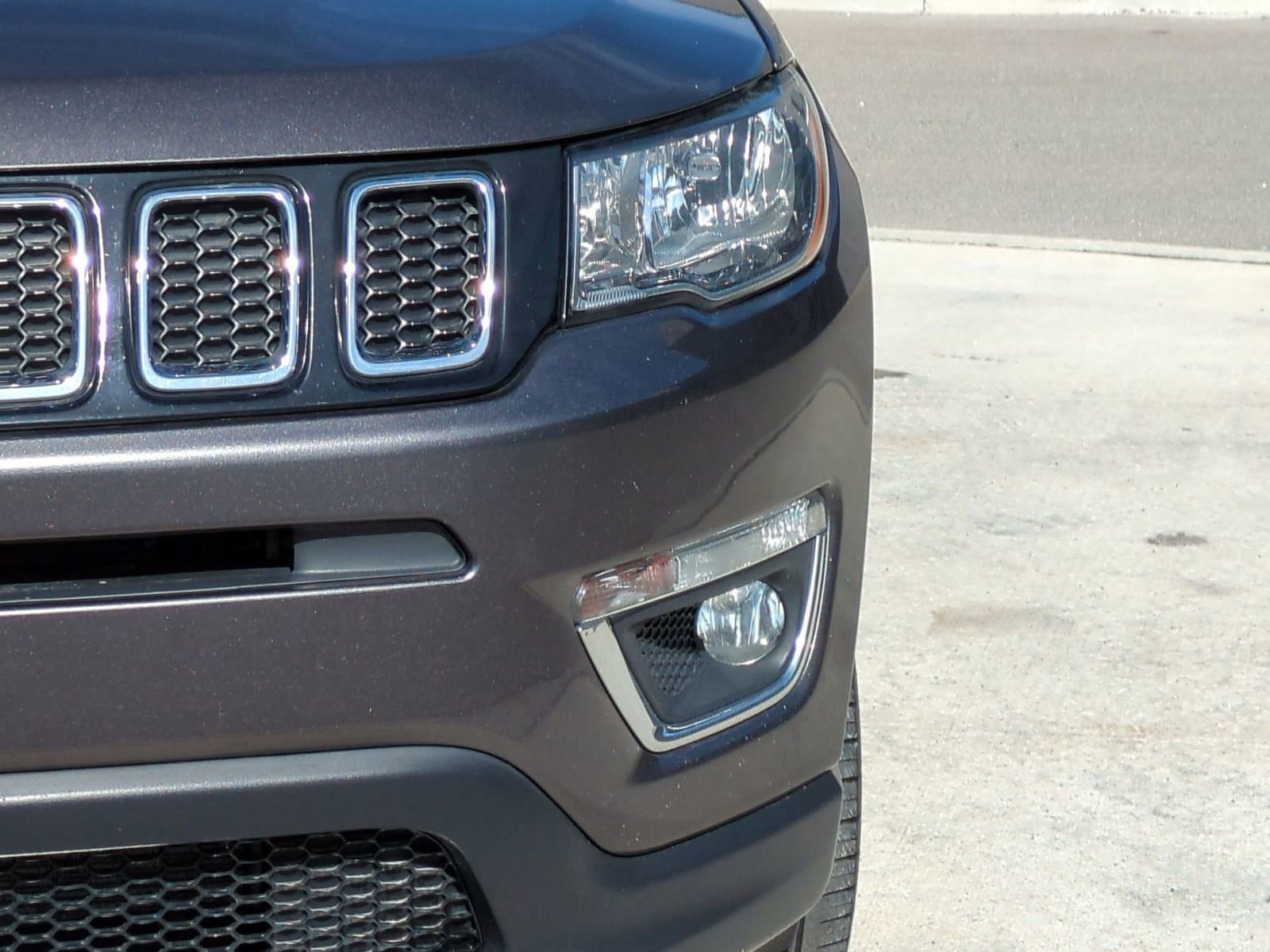 Used 2019 Jeep Compass Limited image 12