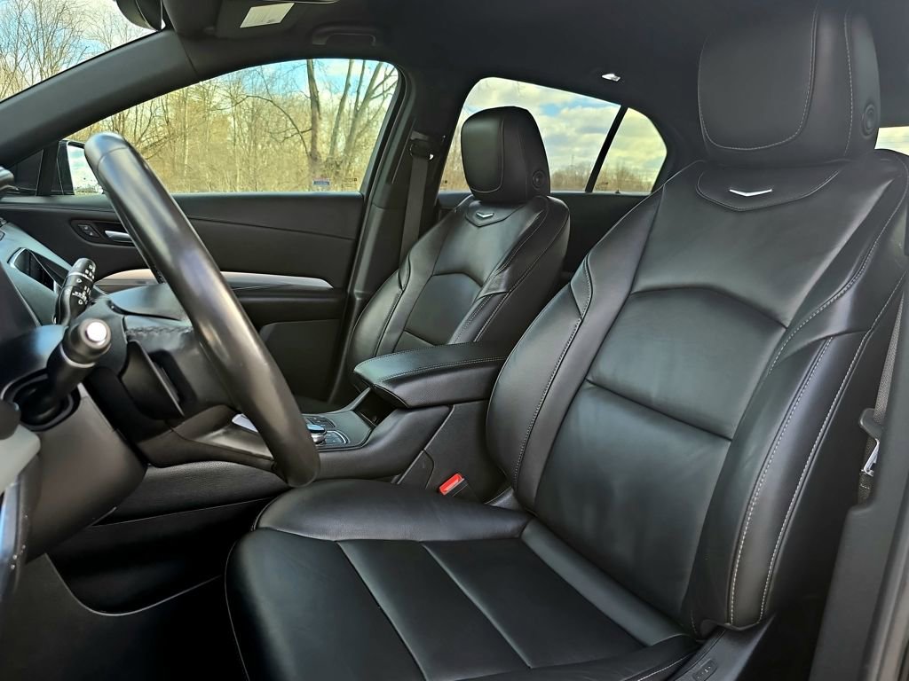 Used 2022 Cadillac XT4 Premium Luxury w/ Safety Alert Package image 18