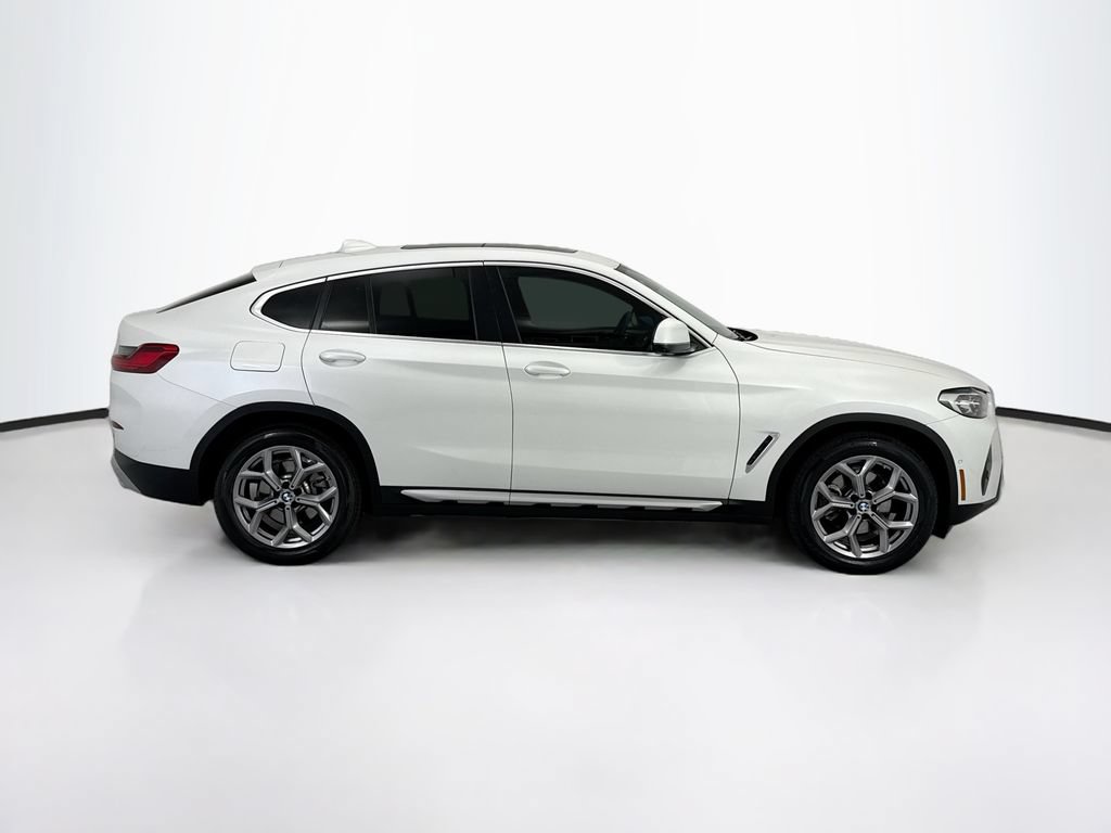 Used 2024 BMW X4 xDrive30i w/ Premium Package AWD/4WD image 4