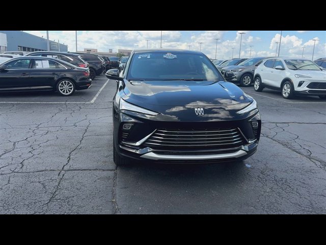 Used 2024 Buick Envista Sport Touring w/ Convenience I Package FWD image 3