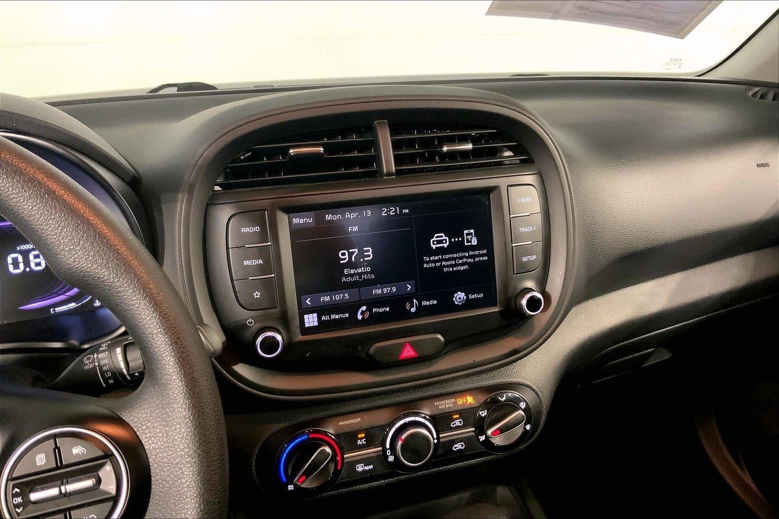 Used 2025 Kia Soul LX FWD image 6