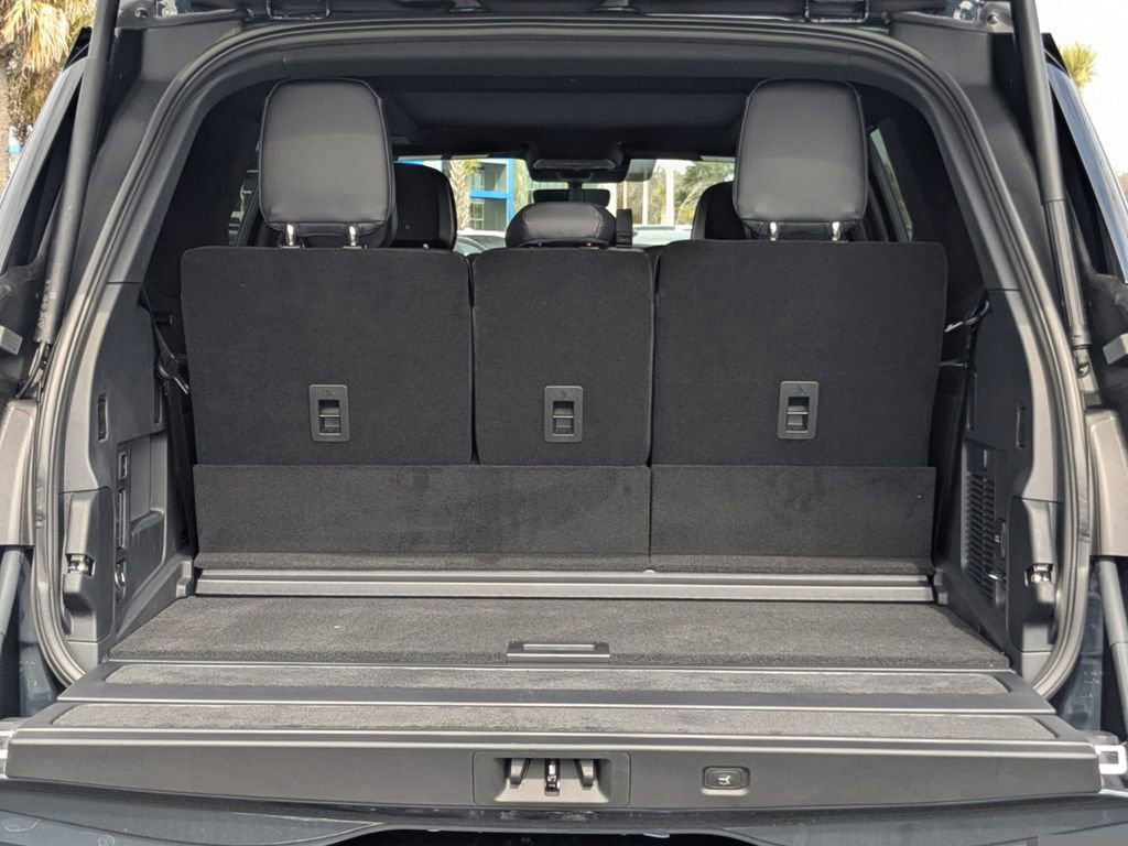 New 2026 Lincoln Navigator Reserve w/ Jet Appearance Package image 13