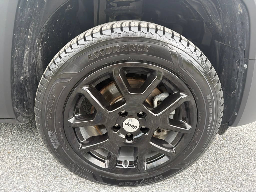 Used 2023 Jeep Renegade Latitude AWD/4WD image 13