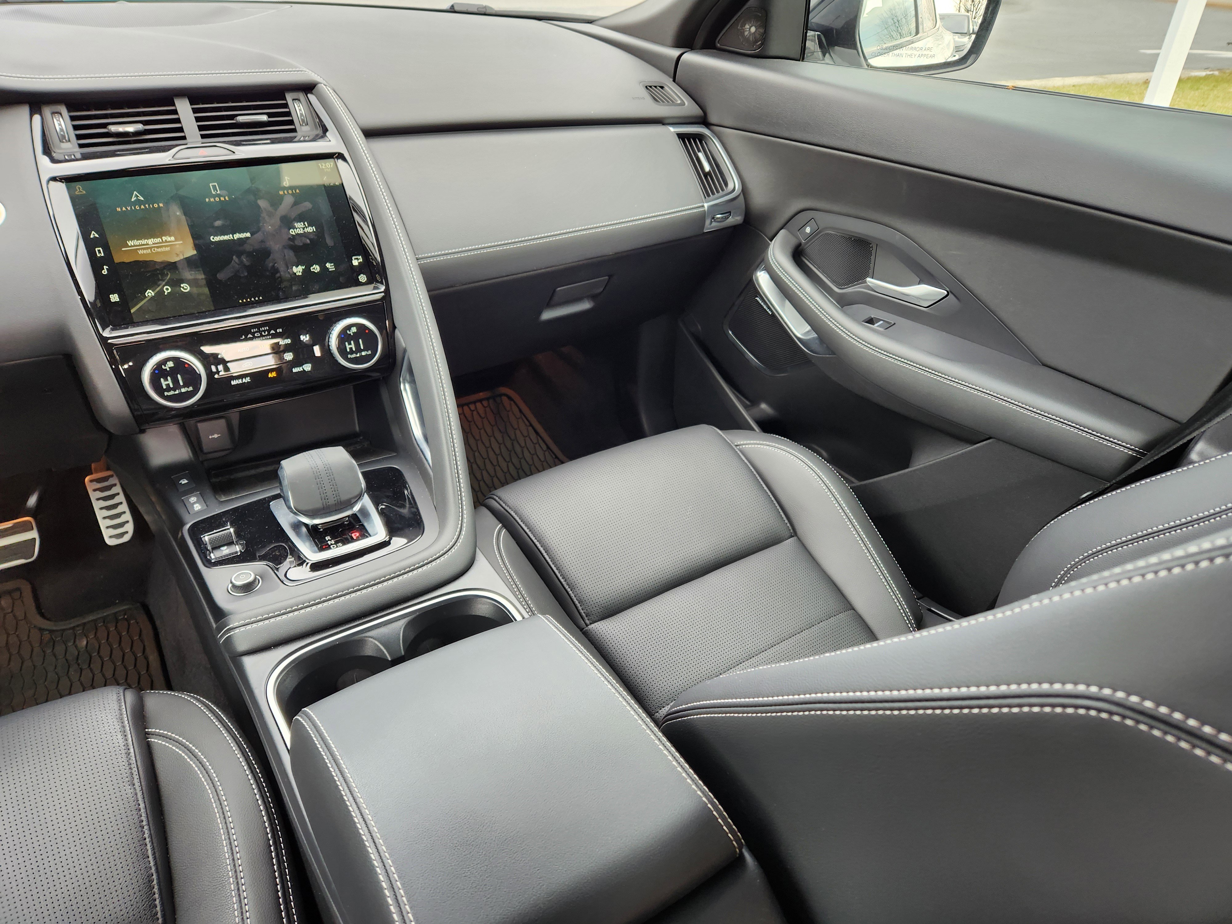 Certified 2024 Jaguar E-PACE R-Dynamic SE image 14